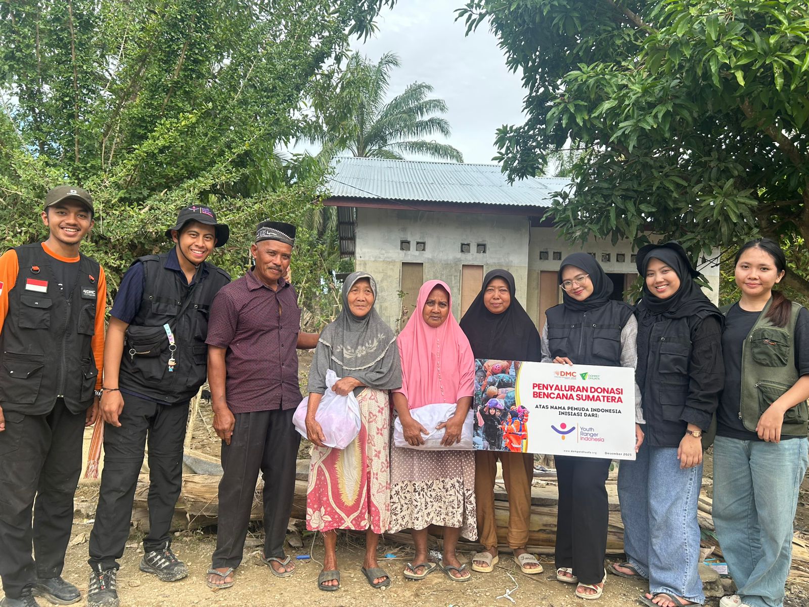 Youth Ranger Indonesia Bersama Dompet Dhuafa: Gerakan Kolektif Pemuda untuk Pemulihan Korban Banjir Sumatera