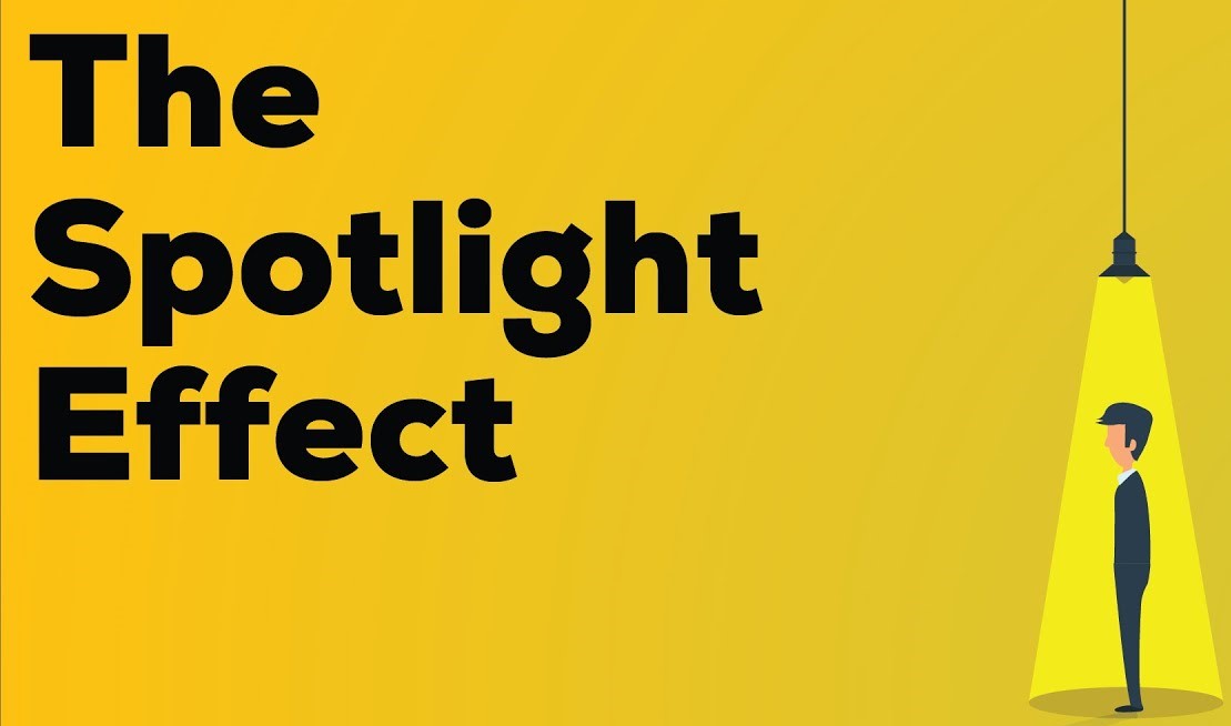 Sering Merasa Jadi Perhatian Orang? Let's get to Know About SPOTLIGHT EFFECT